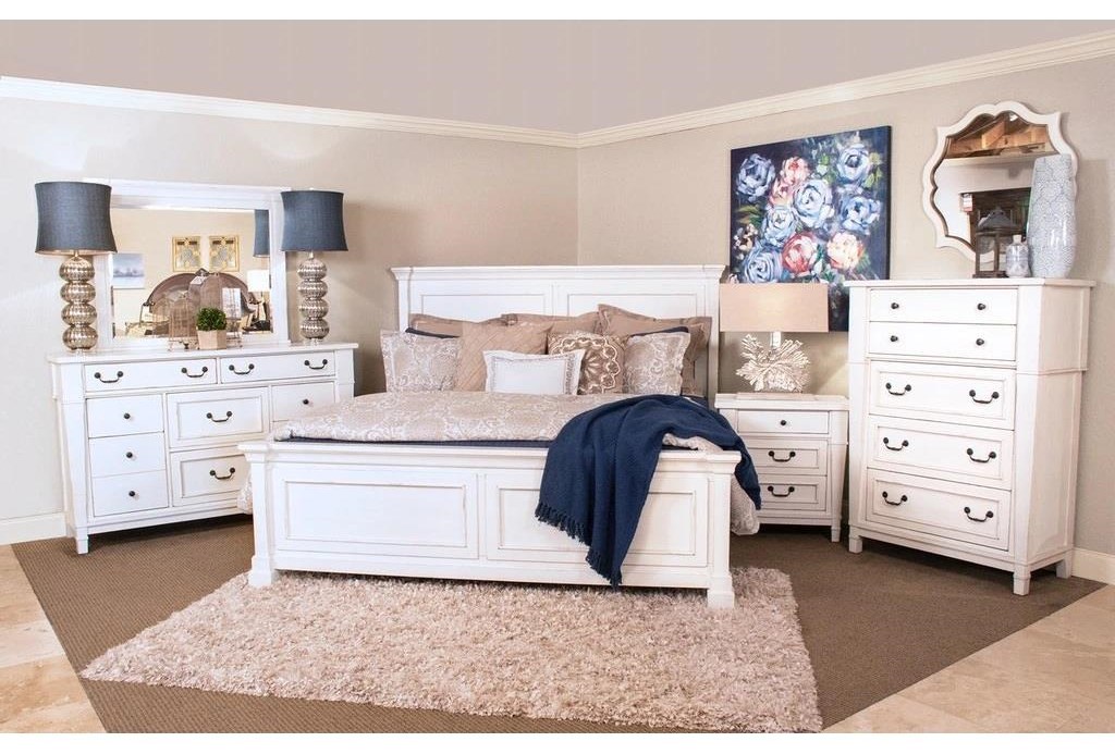 Folio 21 Stoney Creek Queen Panel Bed , 10 Drawer Dresser, Mirror, and